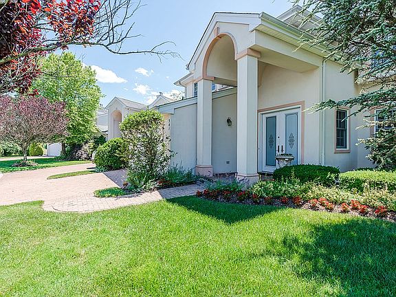 4th image of 341 Altessa Blvd