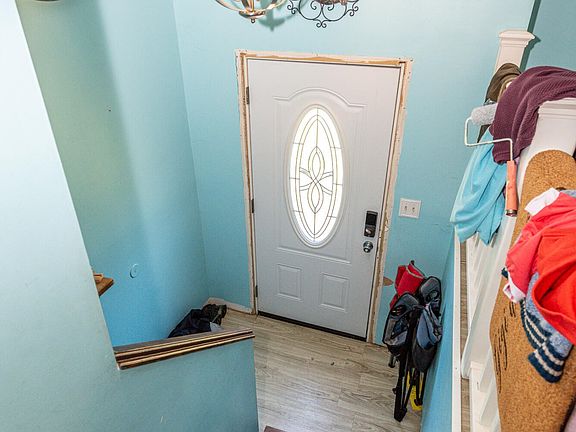 4th image of 401 Swanee Dr