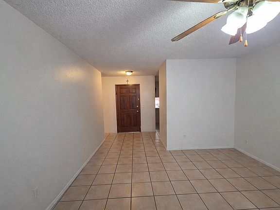 3rd image of 1625 W Hillside Pl