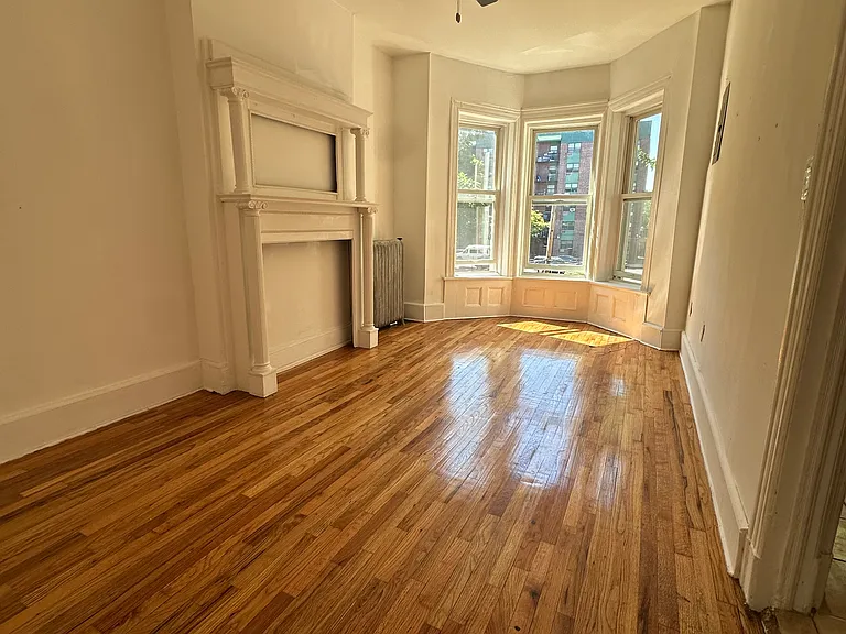 580A Quincy St #3 — Photo 6