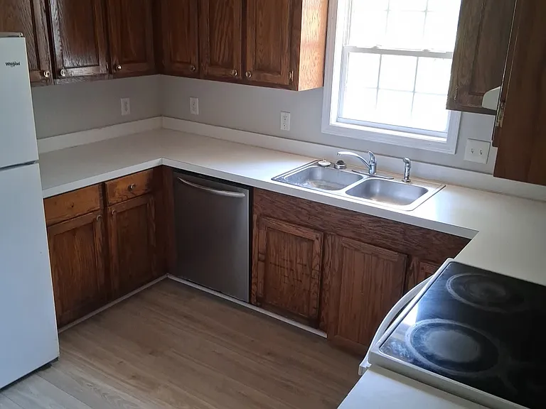1010 Goff Ave — Photo 5