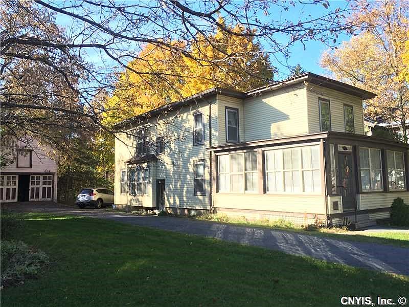 1st image of 1702 Valley Dr