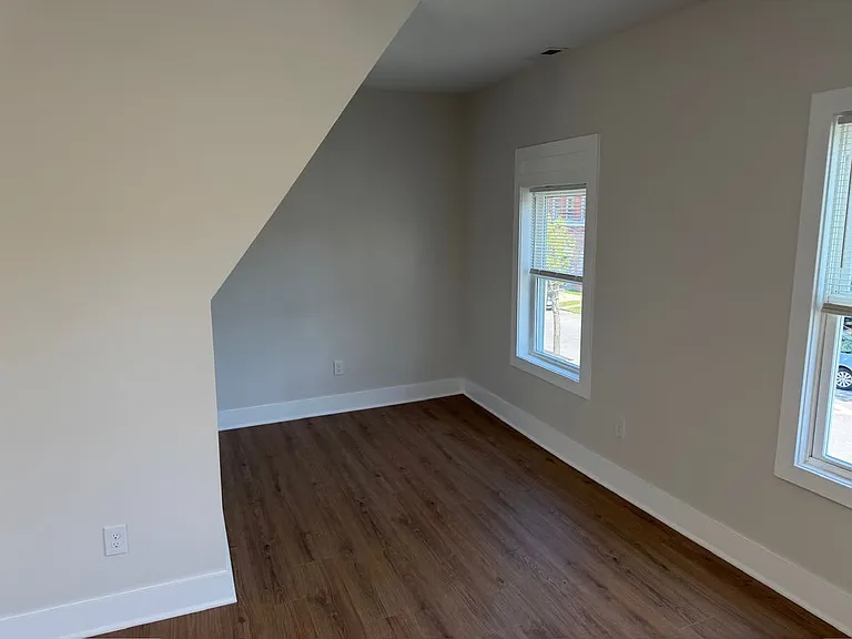 202 Vermont St #UPPER — Photo 5