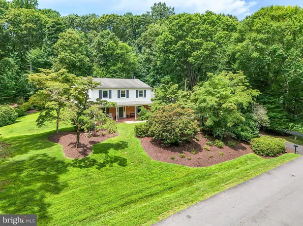 5404 Dranes Tavern Dr, Fairfax, VA 22030