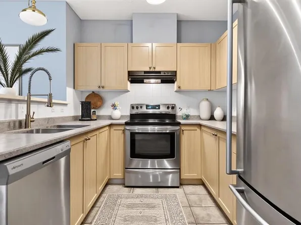333 SE Taravista Dr NE #1117, Calgary, AB T3J 0H4