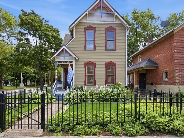 3801 Bridge Ave, Cleveland, OH 44113