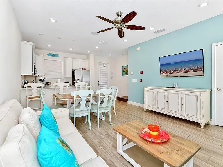 8024 Flip Flop Way — Photo 3