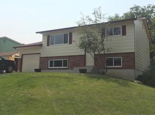 5037 N Raindrop Cir, Colorado Springs, CO 80917