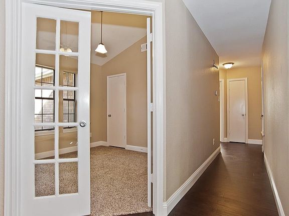 3rd image of 6007 Ivy Glen Dr