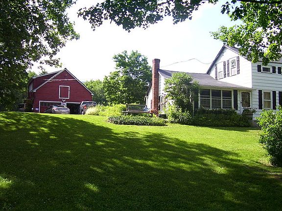 3rd image of 601 Blue Mountain Rd