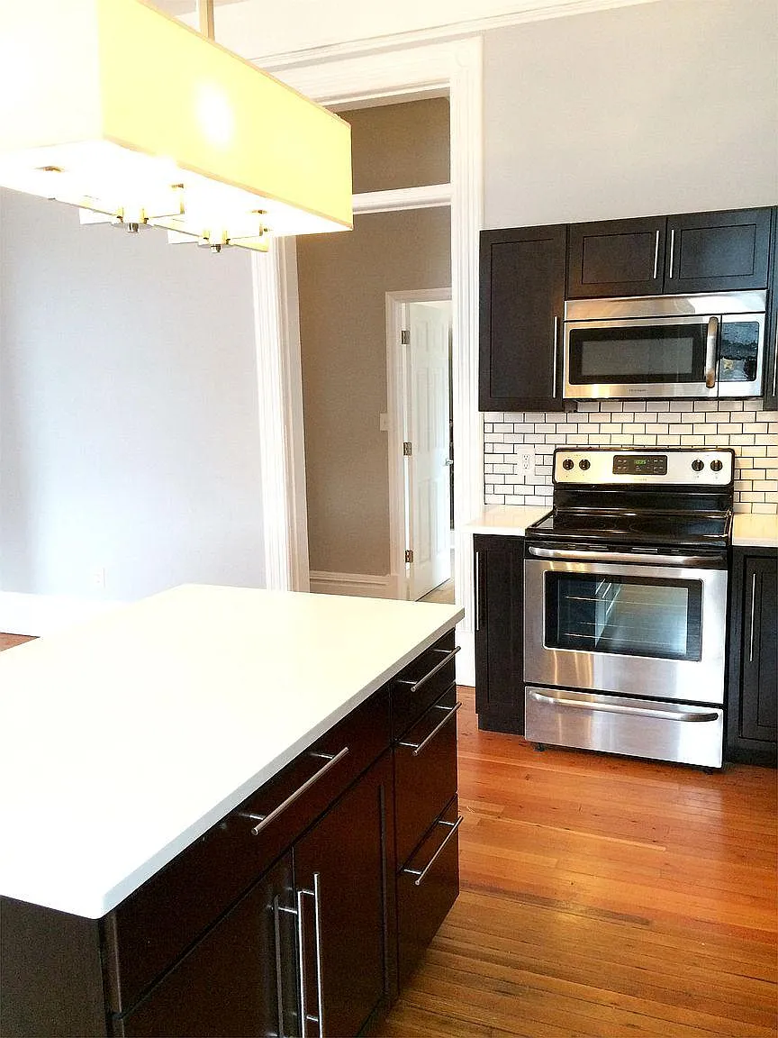 2 bed, 1800 sqft, $2,200 — Photo 2