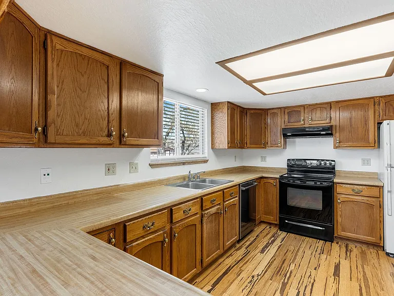 11375 Heartpine St — Photo 3