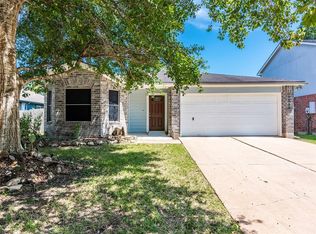 1735 Oak Ridge Dr, Kemah, TX 77565