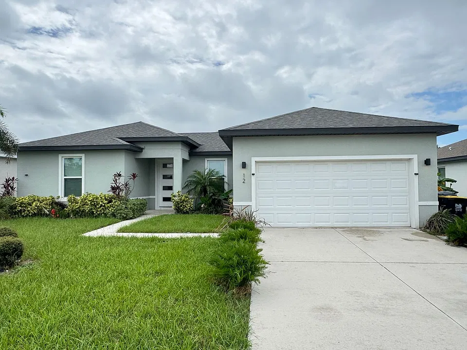 12 Zinnia Ln E