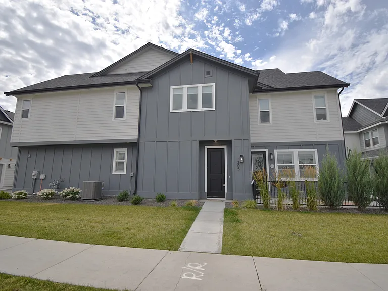205 S Ripplerock Ln — Photo 1