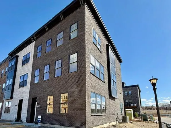 900 Mount Curve Blvd #M, Saint Paul, MN 55116