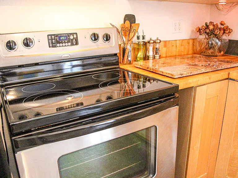 3410B Werner Ave — Photo 7