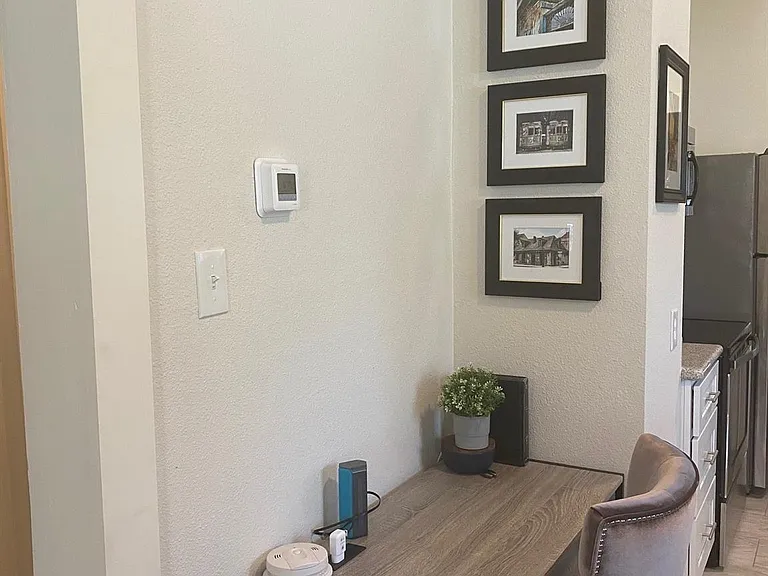 2708 Winbern St — Photo 3