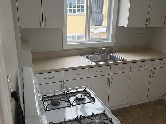 5th image of 9419 Peach St #9419