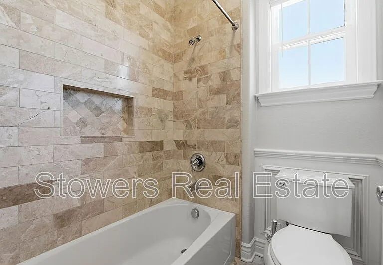 145 Bryant Ct — Photo 40