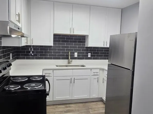 Sharon Pines, 7000 Barrington Dr #4400-04, Charlotte, NC 28215