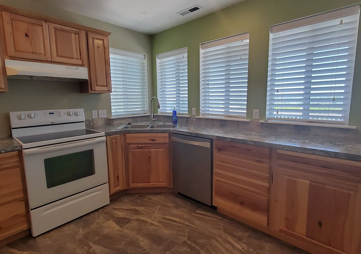 2452 N. Rhode Island Court in Beautiful South Richland! — Photo 4