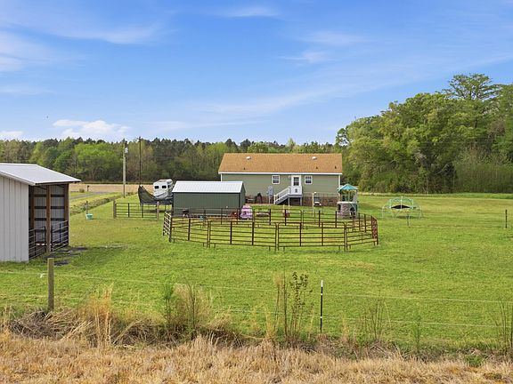 3rd image of 230 Lilly Road