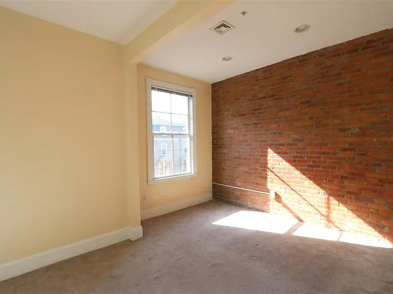 20 Trowbridge St #2 — Photo 6
