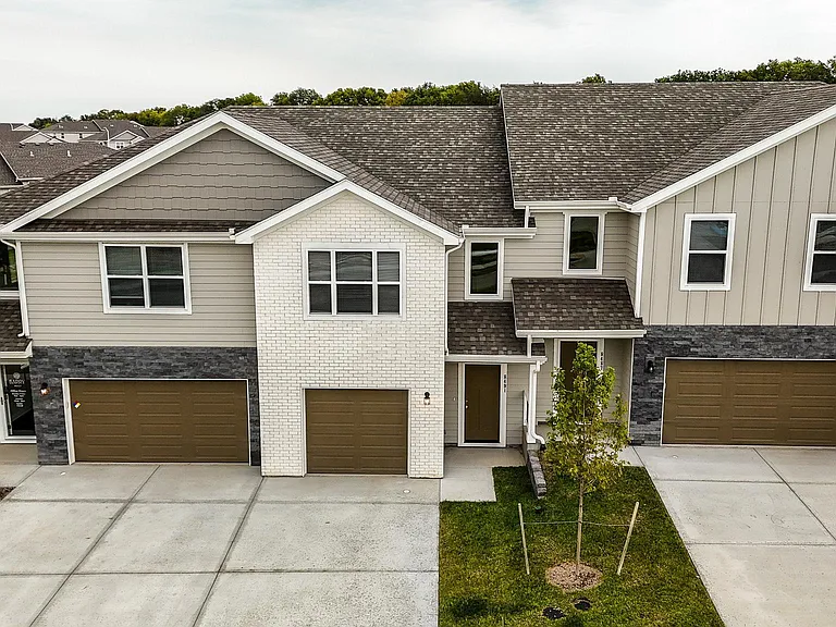 Barry West Townhomes — Photo 42