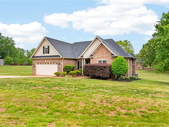 2nd image of 3074 Beeson Ct