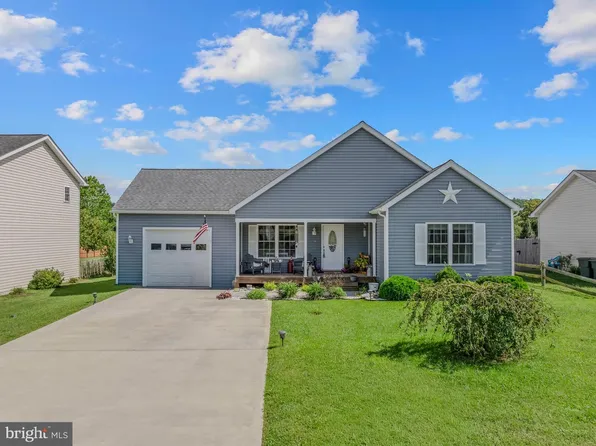 54 Village Dr, Capon Bridge, WV 26711