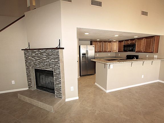 3rd image of 707 N Country Club Way