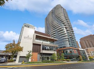 838 Avenue Sq NE #1103, Bellevue, WA 98004