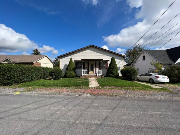 158 E College Ave