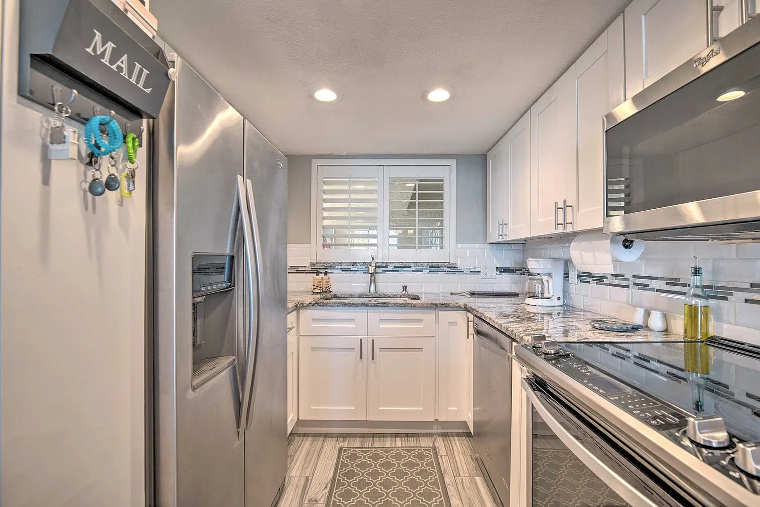 2 bed, 2.0 bath, 947 sqft, $3,039 — Photo 4