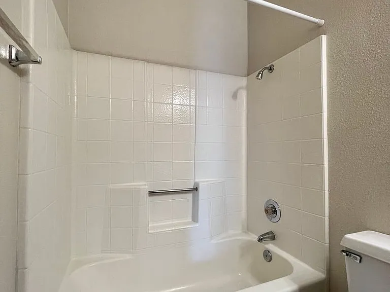 2160 Camenson St — Photo 12