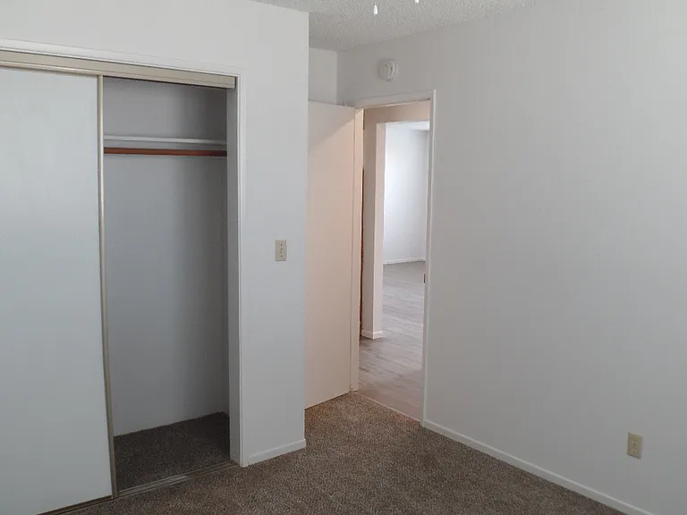 124 S Gateway Blvd #C — Photo 5