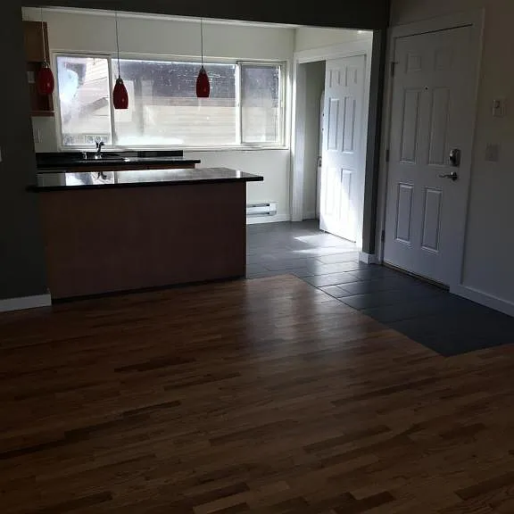 1815 E Thomas St — Photo 2