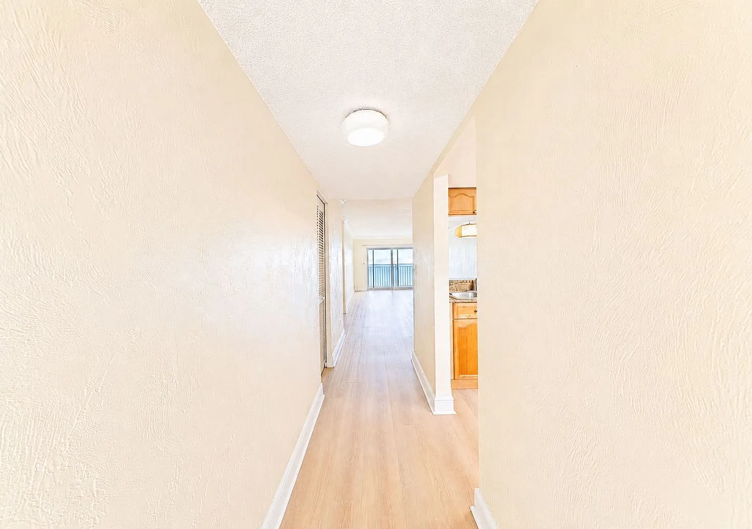 Riverfront Condo | 2 Bedrooms | 2 Bathrooms | Walk to the Beach — Photo 3