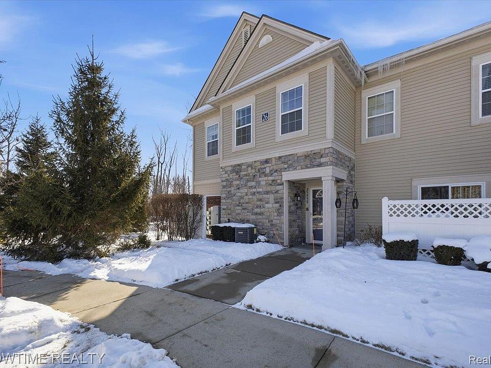 1st image of 25938 Maritime Cir S