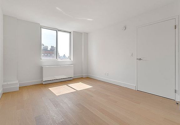 5th image of 250 W 19th St #D