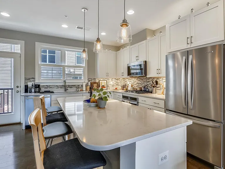 8052 Red Hook St — Photo 3