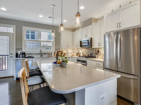 8052 Red Hook St, Rockville, MD 20855