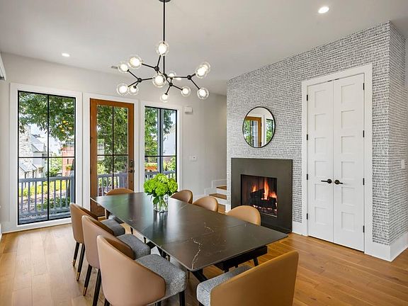 3rd image of 100 Glasgow Ln