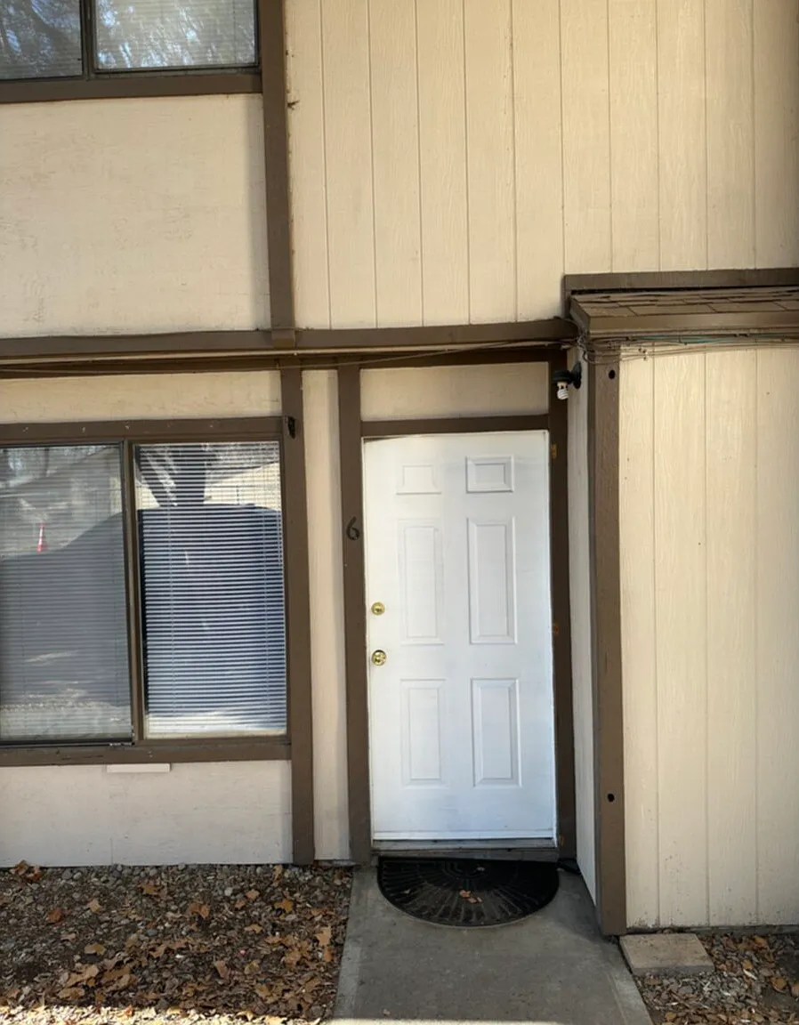 2 bed, 1.0 bath, $950 — Photo 1