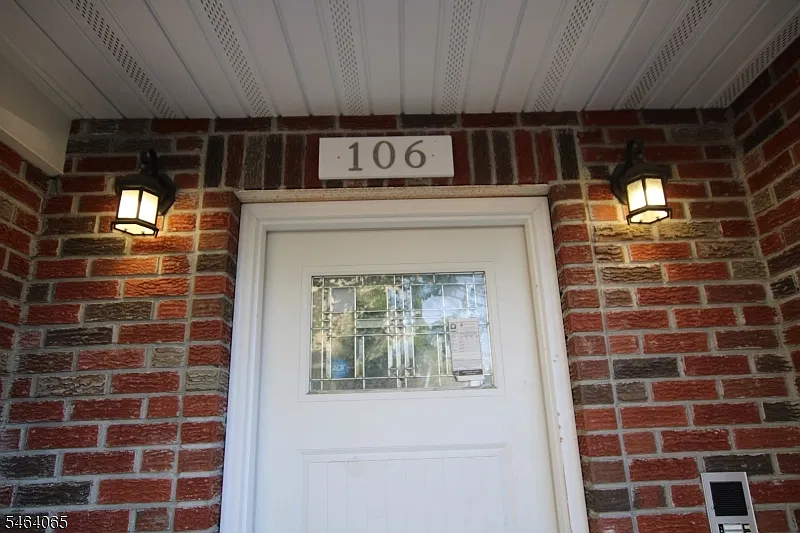 106 Grove Ter