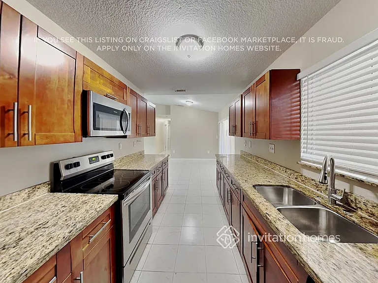 17035 SW 145th Ave — Photo 6