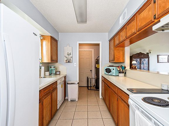 5th image of 1325 Molina Ct