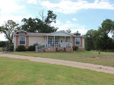 375 Coastal Ln, Luling, TX, 78648