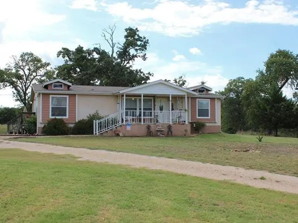 375 Coastal Ln, Luling, TX 78648